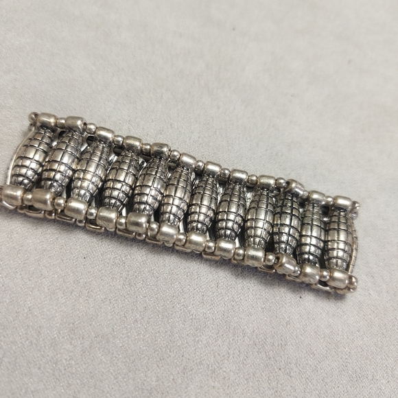 Tribal Silver Tone Textured Metal Stretch Bracelet - Picture 3 of 4